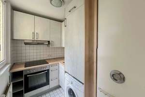 Bezugsfreie 1-Zimmer-Wohnung mit einem Außenstellplatz in gefragter Lage – Die vollständige Adresse der Immobilie erhältst du vom Anbieter., 14197 Schmargendorf, Berlin – Vorschaubild 4