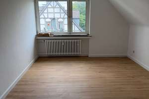 Renovierte Dachgeschosswohnung in ruhiger und dennoch zentraler Lage im beliebten Essen-Kettwig! – Schulstraße 16A, 45219 Kettwig, Essen – Vorschaubild 6