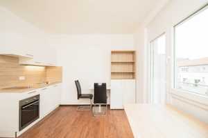 Vollmöbiliertes Apartment in Zentraler Lage – Goethestraße 21, 85055 Ingolstadt – Vorschaubild 2