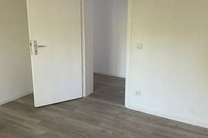Komplett renovierte 3 Zimmer Wohnung mit Balkon in Gelsenkirchen zu vermieten – Grimmstraße 26, 45883 Heßler, Gelsenkirchen – Vorschaubild 6