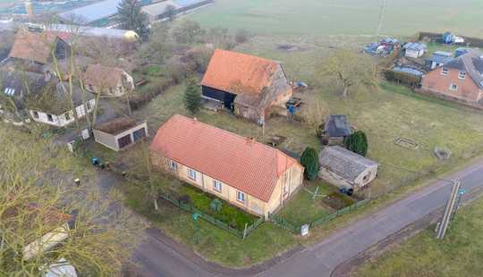 Bild von +++Zweiseitenhof mit 3,5 ha Land- Sanierungsbedürftiges Bauernhaus und großzügigem Nebengelass +++