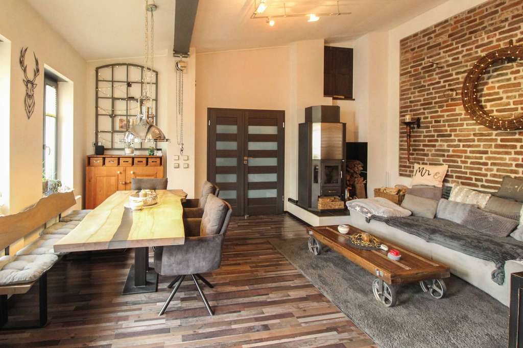 Kernsaniertes Loft mit uneinsehbarer Terrasse in ruhiger Lage