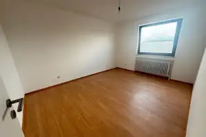 Sanierte zwei Zimmer Wohnung in Köln zu vermieten – Köln – Vorschaubild 2