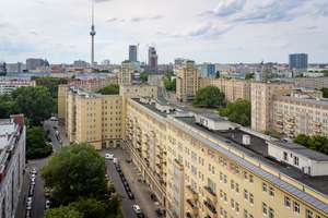 *neu - bezugsfrei* Denkmalgeschützte 3-Zimmer-Wohnung mit Balkon an der Karl-Marx-Allee – Karl-Marx-Allee 54, 10243 Friedrichshain, Berlin – Vorschaubild 10