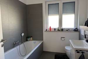 Elegante und neuwertige 3-Zimmer-Wohnung mit EBK und herrlichem Balkon - mietfrei ab 1.7.2026 – Die vollständige Adresse der Immobilie erhältst du vom Anbieter., 81479 Solln, München – Vorschaubild 9