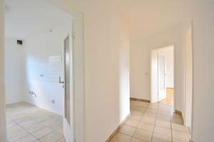 4-ZKB-Wohnung mit Garage und Balkon in beliebter Lage Wolfsanger – Die vollständige Adresse der Immobilie erhältst du vom Anbieter., 34125 Wolfsanger, Kassel – Vorschaubild 3