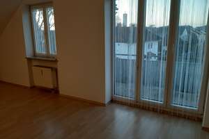 Provisionsfreie  und bezugsfreie helle 2 Zi.Wohnung im DG mit Balkon – Knoglerstr. 50, 84547 Emmerting – Vorschaubild 9