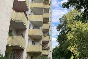 Kapitalanlage in Berlin-Mariendorf: Vermietete 3-Zimmer-Wohnung mit Balkon und Stellplatz – Die vollständige Adresse der Immobilie erhältst du vom Anbieter., 12105 Mariendorf, Berlin – Vorschaubild 3
