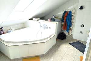 Dachgeschosswohnung mit Wohlfühlgarantie, schön gestalteten Bädern und einem Stellplatz. – Die vollständige Adresse der Immobilie erhältst du vom Anbieter., 47229 Friemersheim, Duisburg – Vorschaubild 10