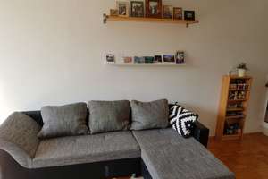 Sehr ruhige, schöne und helle Single-Wohnung mit Wintergartenen