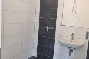 Kleine schöne Singlewohnung mit großer Dachterrasse u. Garage zu verkaufen. – Bahnhofstr. 133, 4158 Wiederitzsch, Leipzig – Vorschaubild 7