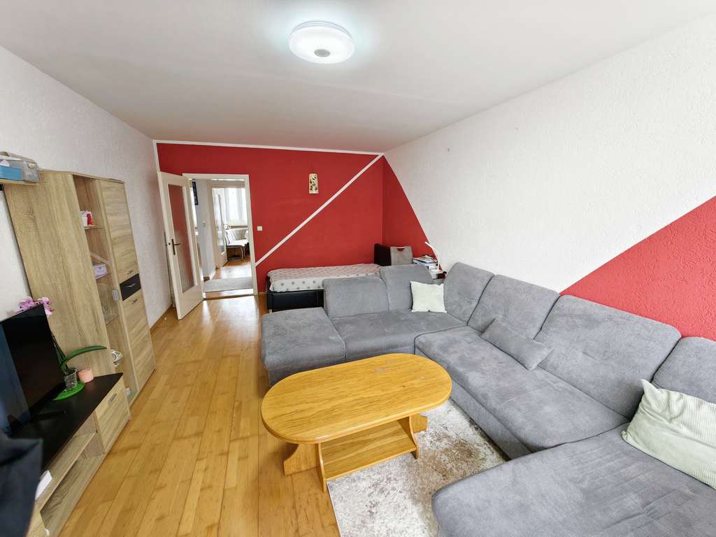 Immobilie in Karlsfeld - 3-Zimmer Erdgeschoss-Wohnung mit Balkon in Karlsfeld - ohne Maklerprovision  - Bild 1