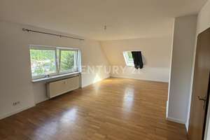 Charmante 3-Zimmer-Dachgeschosswohnung mit freier Gartennutzung in 66121 Saarbrücken – Die vollständige Adresse der Immobilie erhältst du vom Anbieter., 66121 Schafbrücke, Saarbrücken – Vorschaubild 2