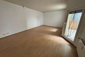 Große Einraumwohnung mit Küche und Balkon zu vermieten