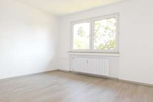 Frisch renovierte 3-Zi.-Whg. mit neuem Bad, neuem Boden und eigenem Gartenanteil – Staubenthaler Hoehe 85, 42369 Ronsdorf, Wuppertal – Vorschaubild 4