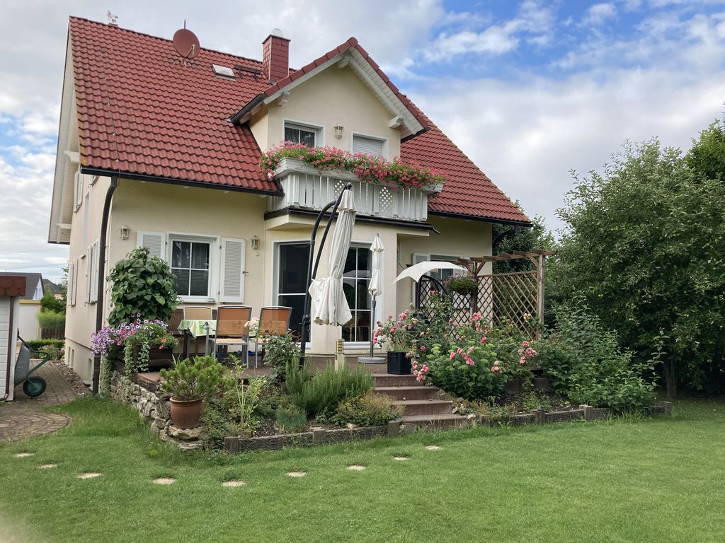 Schönes, geräumiges Haus mit vier Zimmern in Erfurt, Vieselbach