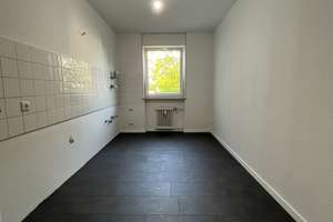 Zweitbezug nach Renovierung – 5-Zimmer-Wohnung mit 104 m² im schönen Biebrich – Die vollständige Adresse der Immobilie erhältst du vom Anbieter., 65203 Biebrich, Wiesbaden – Vorschaubild 4