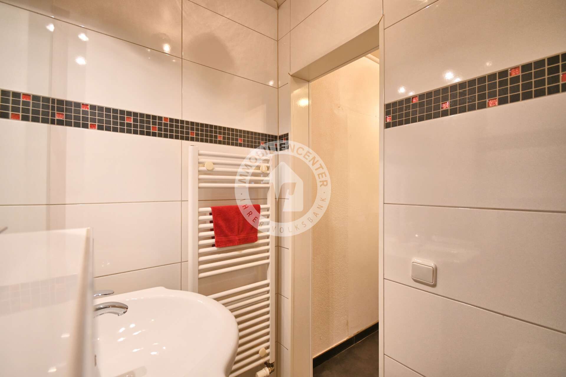 Großzügige 4-Zimmer-Wohnung in Split-Level-Bauweise mit Garten, Terrasse, Balkon und Stellplatz, Recklinghausen Kreis – Bild 4