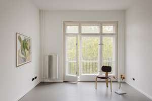 Wohnen im Baudenkmal: Frisch renovierte Wohnung im 5. OG mit Aufzug & Balkon