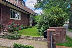 Historisches Einfamilienhaus (6,5Zi) mit sonnigem, gepflegtem Garten im ruhigen, alten Marienthal