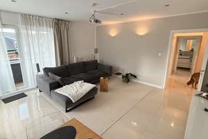 Lichtdurchflutete 4-Zimmer-Eigentumswohnung mit Dachterrasse in Köln Rath-Heumar