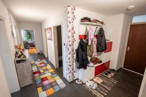 Großzügige 4-Zimmer-Wohnung mit Einbauküche, Garage und Fernblick – Die vollständige Adresse der Immobilie erhältst du vom Anbieter., 72760 Reutlingen-Mitte, Reutlingen – Vorschaubild 8