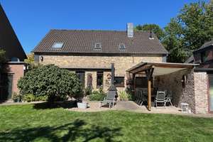 Freistehendes Einfamilienhaus / Baugrundstück in TOP-Lage, Doppelgarage, plus Gartengrundstück – Strümper Berg 5, 40670 Meerbusch – Vorschaubild 1