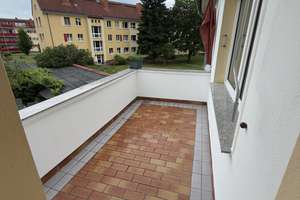 Attraktives Mehrfamilienhaus mit 3 Wohnungen, 8 Garagen, Süd-West Grundstück in Top-Lage! – Kassebohmer Weg 1, 18055 Brinckmansdorf, Rostock – Vorschaubild 4