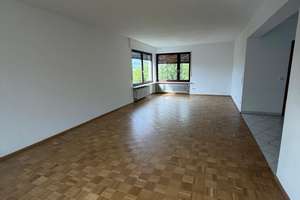 Großzügige 3-Zimmer-Wohnung mit zwei Balkonen, Gartenanteil und Garage in Würzburg-Oberdürrbach