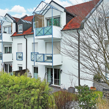 Wohnen wie im eigenen Haus - Gartenidylle trifft Wohnkomfort in Markt Schwaben