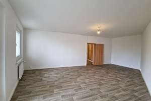 Viel Platz für die ganze Familie: Großzügige 3-Zimmer-Wohnung mit Balkon und grüner Umgebung! – Plovdiver Straße 30, 4205 Grünau-Nord, Leipzig – Vorschaubild 4