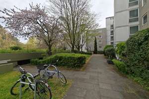 VON PRIVAT: Gepflegte 3-Zimmer-Wohnung mit Balkon im 4. OG in Köln-Rodenkirchen – Sürther Straße 107, 50996 Rodenkirchen (Ortsteil), Köln – Vorschaubild 32