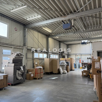 ca. 200 m² große Hallenfläche auf Rampenniveau