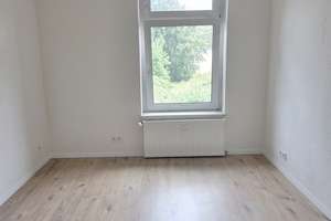 Wohnkomfort mit Stellplatz – Dusche & Badewanne inklusive – Huestraße 160, 45309 Katernberg, Essen – Vorschaubild 2
