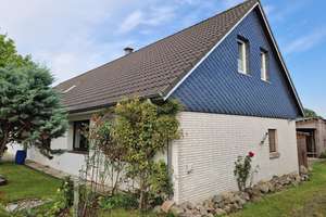 OHNE KÄUFERPROVISION: Charmantes Einfamilienhaus mit Dachgeschoss-Aufstockung in 2008 – Die vollständige Adresse der Immobilie erhältst du vom Anbieter., 24861 Bergenhusen – Vorschaubild 3