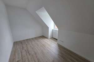 Teilsanierte 4-Zimmerwohnung mit Balkon in Eidelstedt – Lohkampstr. 30b, 22523 Eidelstedt, Hamburg – Vorschaubild 10