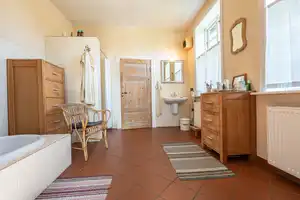 Wunderschön restauriertes Landhaus mit Nebengebäude und großem Grundstück – Ludwigslust (Kreis) – Vorschaubild 13