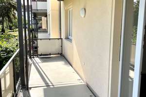 Großzügige 2-Zimmer-Wohnung mit riesigem Balkon + Einbauküche