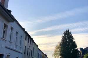 Schicke und komplett renovierte DG-Wohnung mit EBK in Stadtwaldnähe – Grotenburgstr. 147a, 47800 Krefeld – Vorschaubild 2