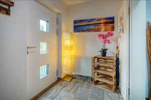 Möbliert: Sehr schöne Dachgeschosswohnung in ruhiger Lage – Die vollständige Adresse der Immobilie erhältst du vom Anbieter., 81739 Waldperlach, München – Vorschaubild 8