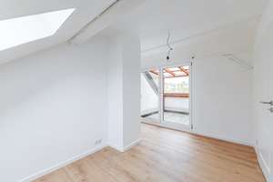 Wunderschöne 3 Zi Dachgeschoss Wohnung mit Balkon und Küche – Konradstr. -, 90429 Muggenhof, Nürnberg – Vorschaubild 9