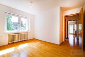 Zweifamilienhaus mit traumhaftem Garten in guter Lage von Müllheim – Die vollständige Adresse der Immobilie erhältst du vom Anbieter., 79379 Müllheim – Vorschaubild 41