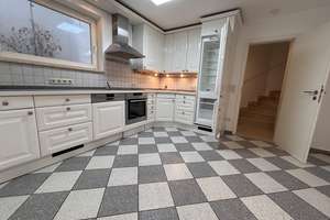 Eigenheim-Glück in Pasing: Quatrohaus mit eigenem Garten (137 m²) viel Privatsphäre provisionsfrei – Die vollständige Adresse der Immobilie erhältst du vom Anbieter., 81245 Obermenzing, München – Vorschaubild 16