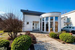 Eleganz, Weite und Privatsphäre – Wohnen auf höchstem Niveau! – Die vollständige Adresse der Immobilie erhältst du vom Anbieter., 53179 Mehlem, Bonn – Vorschaubild 2