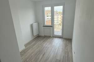 Zimmer in zentraler 3er-WG frei 
