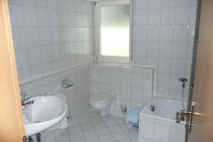 3-Zimmer-Wohnung mit Balkon in 89233 Neu-Ulm / Reutti – Neu-Ulmer Straße 24, 89233 Neu-Ulm – Vorschaubild 3