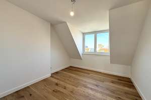 Modernes Wohnen über den Dächern: 4-Zimmer-Erstbezug mit Aufzug, Terrasse und Kochinsel – Bizetstraße 125, 13088 Weißensee, Berlin – Vorschaubild 4