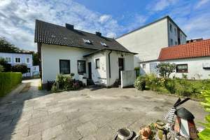 Historisches Zweifamilienhaus mit großem Hof in bester Lage von HH-Lohbrügge – Die vollständige Adresse der Immobilie erhältst du vom Anbieter., 21033 Lohbrügge, Hamburg – Vorschaubild 2