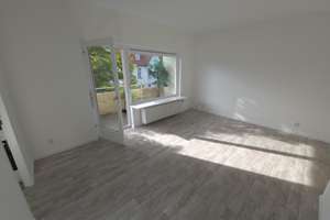 Sonnige, voll renovierte  1 Zimmer Wohnung + Balkon + Fahrstuhl + EBK – Werderstraße 32, 12103 Tempelhof, Berlin – Vorschaubild 3