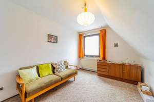 Charmante, modernisierungsbedürftige DHH mit Garage und schönem Garten in gefragter Lage in Erlangen – Die vollständige Adresse der Immobilie erhältst du vom Anbieter., 91052 Buckenhofer Siedlung, Erlangen – Vorschaubild 9